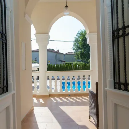 Perla Di Mare 4 *