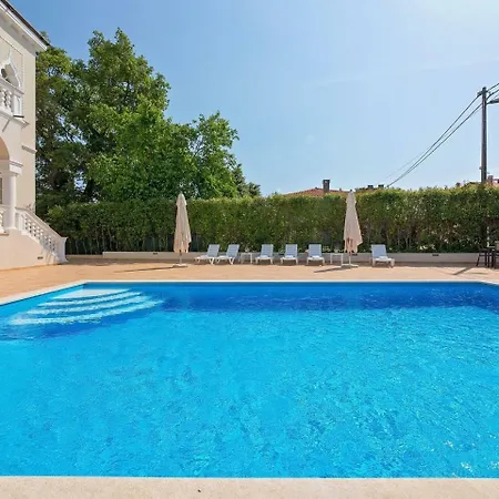 Perla Di Mare 4 *