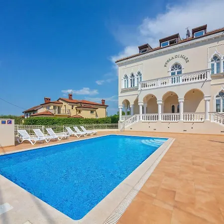 Perla Di Mare 4 *