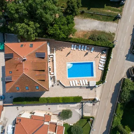 Perla Di Mare 4 Apartment *