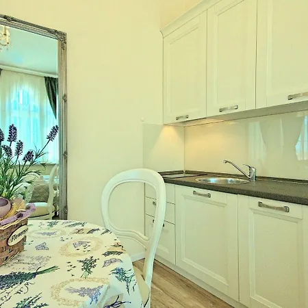 Apartment Perla Di Mare 4 *